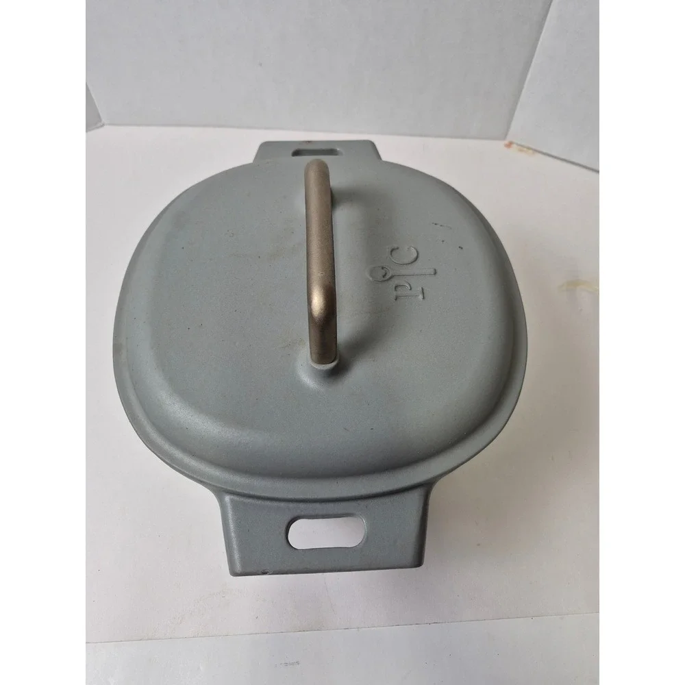 Pampered Chef Gray Enameled Cast Iron Dutch Oven Pot with Lid Gold Handle 2qt